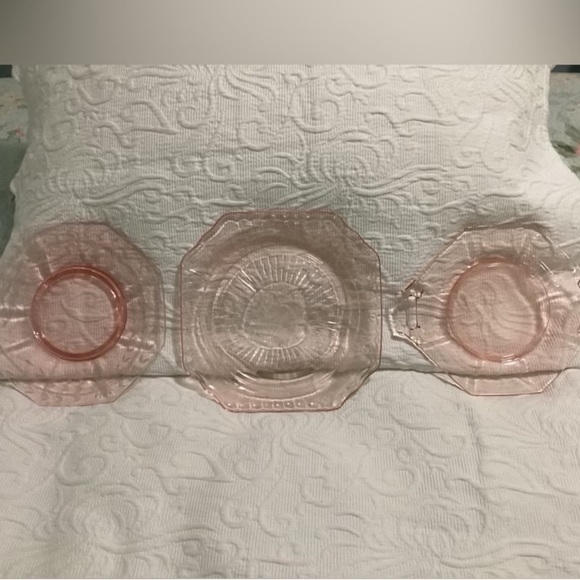 3 Vintage Pink Depression Glass Plates - Picture 3 of 10
